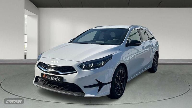 Blanco Nuevo 2025 Kia Ceed Sportswagon Style Familiar | 33.290 € (Un poco caro) - Imagen 1/4