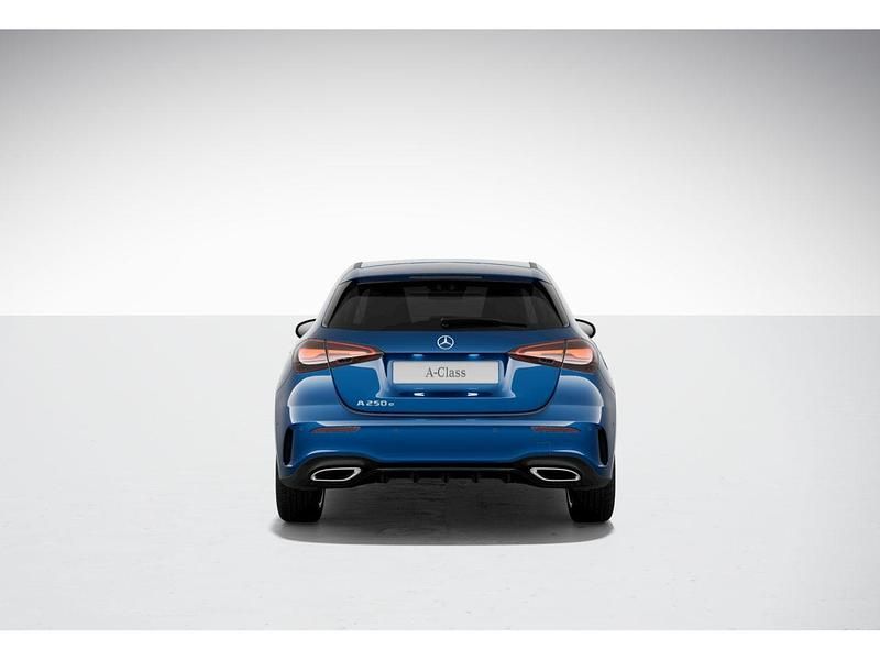 Usado Mercedes A250 Advanced 218 CV (160 kW) 2024 Azul Berlina