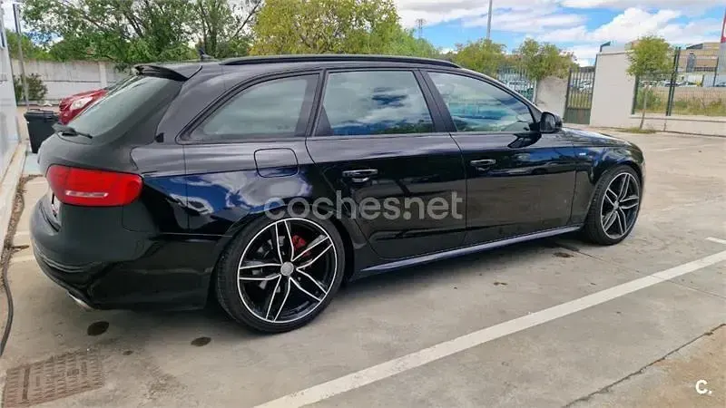 Usado Audi A4 S-Line 190 CV (139 kW) 2011 Negro Familiar