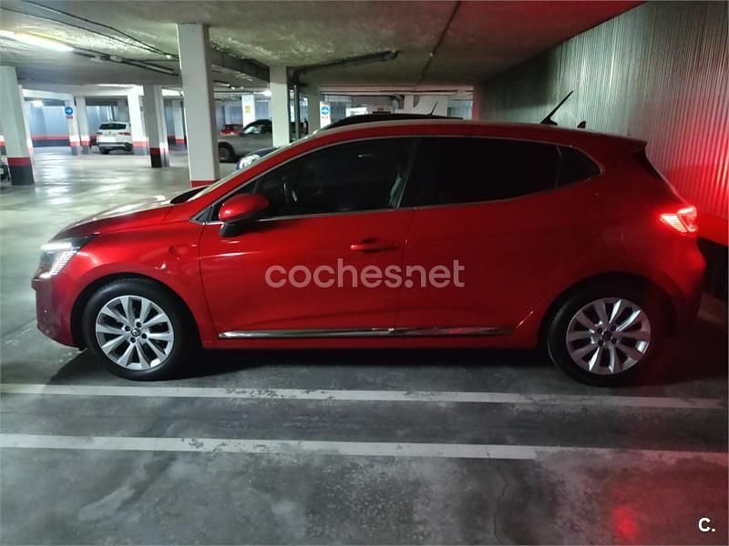 Rojo Usado 2021 Renault Clio V Zen Berlina | 15.500 € (Un poco caro) - Imagen 1/4