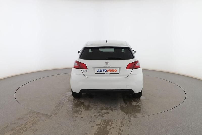 Usado Peugeot 308 Style 110 CV (80 kW) 2019 Blanco Berlina
