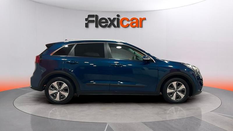 Usado Kia Niro 141 HP (103 kW) 2017 Azul SUV