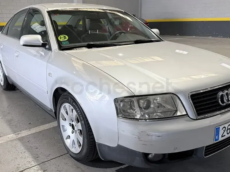 Usado Audi A6 170 CV (125 kW) 2002 Gris / plata Berlina