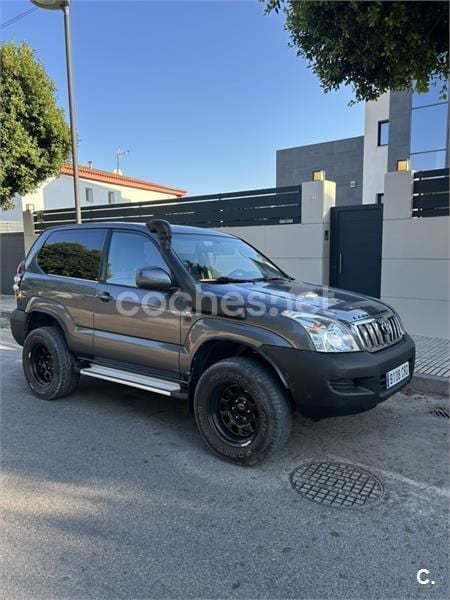 Gris / plata Usado 2004 Toyota Land Cruiser SUV | 13.500 € (Precio justo) - Imagen 1/1