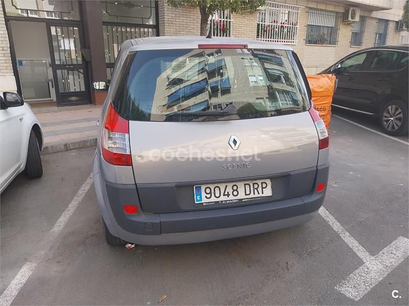 Usado Renault Scénic II Dynamique 105 CV (77 kW) 2005 Beige Monovolumen