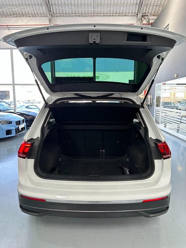 Usado VW Tiguan Life 150 CV (110 kW) 2022 Blanco SUV