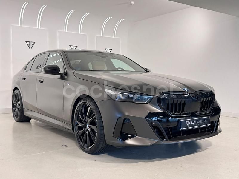 Usado BMW 530e Comfort Edition 299 CV (219 kW) 2024 Gris / plata Berlina
