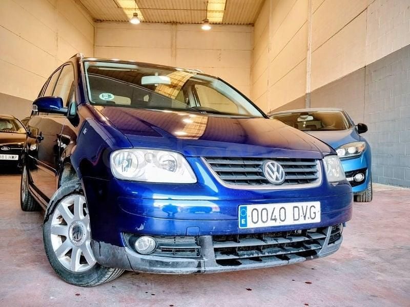 Usado VW Touran 105 CV (77 kW) 2006 Azul Monovolumen
