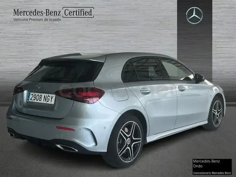 Usado Mercedes A250 218 CV (160 kW) 2025 Gris / plata Berlina