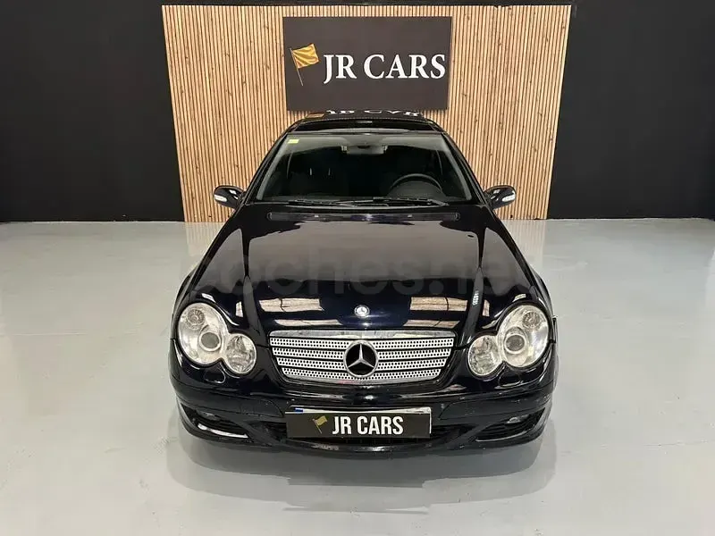 Usado Mercedes C160 122 CV (89 kW) 2006 Negro Coupe