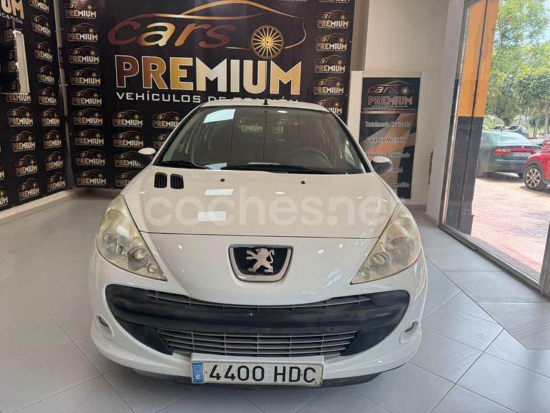 Usado Peugeot 206 60 CV (44 kW) 2011 Blanco Berlina