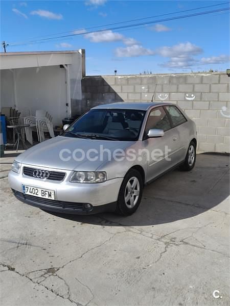 Usado Audi A3 Ambiente 125 CV (91 kW) 2001 Gris / plata Utilitario