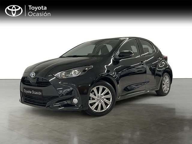 Usado Toyota Yaris Hybrid Active 116 CV (85 kW) 2025 Negro Berlina
