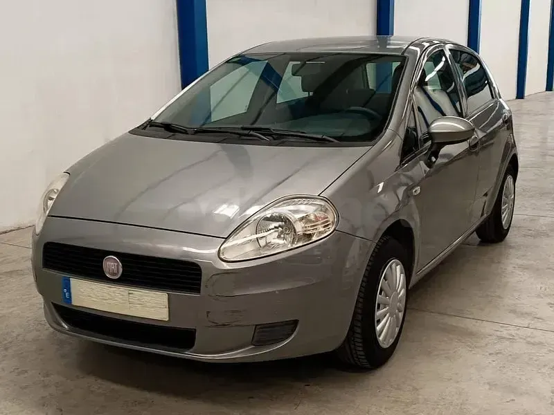 Usado Fiat Punto Active 77 CV (56 kW) 2009 Gris / plata Utilitario