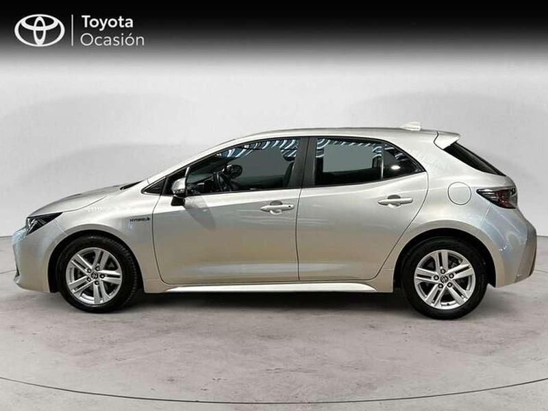 Usado Toyota Corolla Active 122 CV (89 kW) 2021 Plateado Berlina