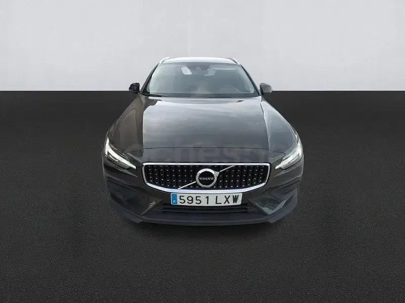 Usado Volvo V60 CC Core 250 CV (183 kW) 2022 Gris / plata Familiar