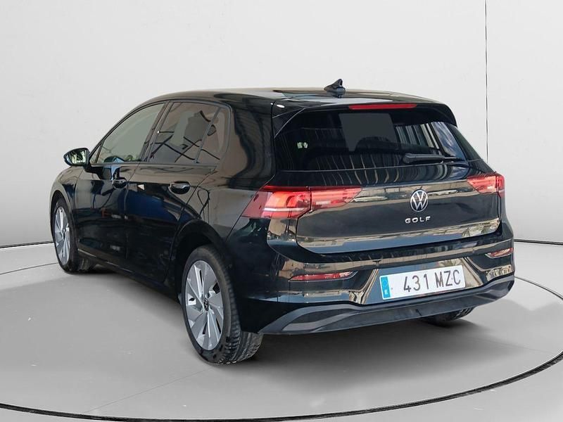 Usado VW Golf VIII Life 116 CV (85 kW) 2025 Blanco Berlina