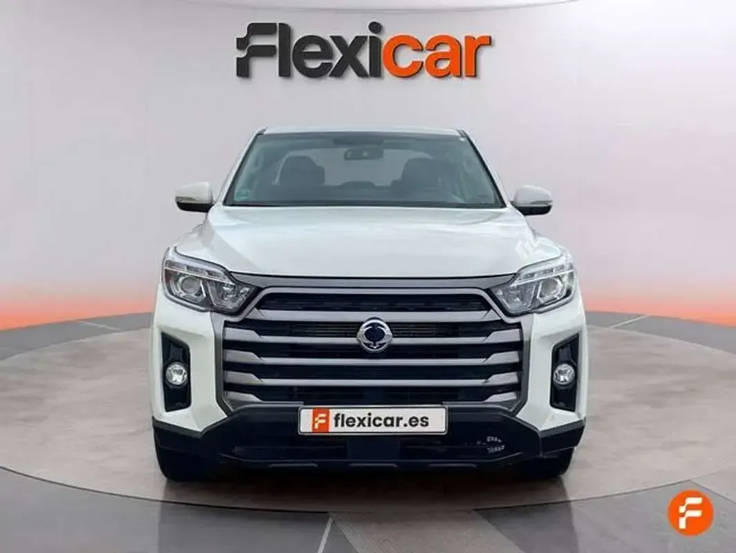 Usado SsangYong Musso 203 CV (149 kW) 2023 Blanco Pickup/Camioneta