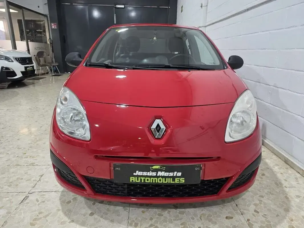 Usado Renault Twingo Authentique 76 CV (55 kW) 2010 Rojo Utilitario