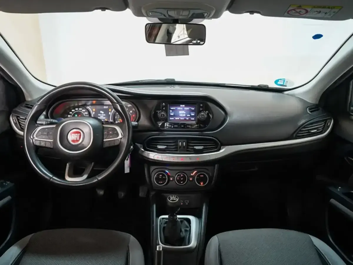 Usado Fiat Tipo Easy 120 CV (88 kW) 2018 Negro