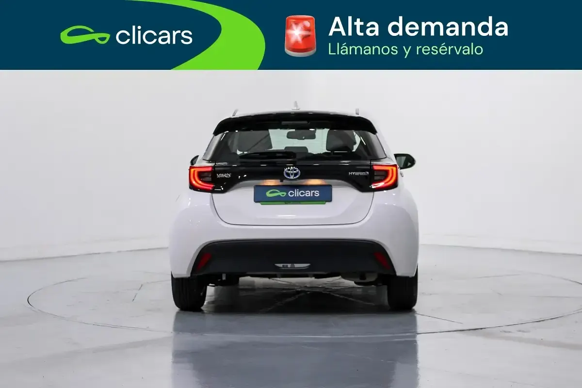 Usado Toyota Yaris Active 75 CV (55 kW) 2021 Blanco Utilitario