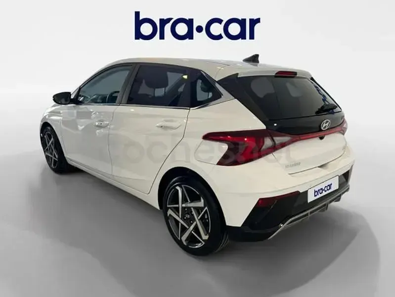 Usado Hyundai i20 100 CV (73 kW) 2025 Blanco Utilitario