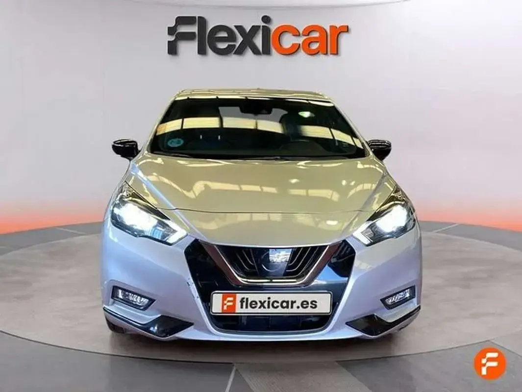 Usado Nissan Micra 92 CV (67 kW) 2022 Gris Utilitario