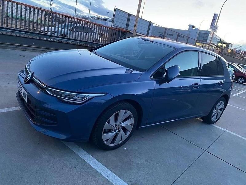 Azul Usado 2025 VW Golf VIII Utilitario | 22.810 € (Buen precio) - Imagen 1/4