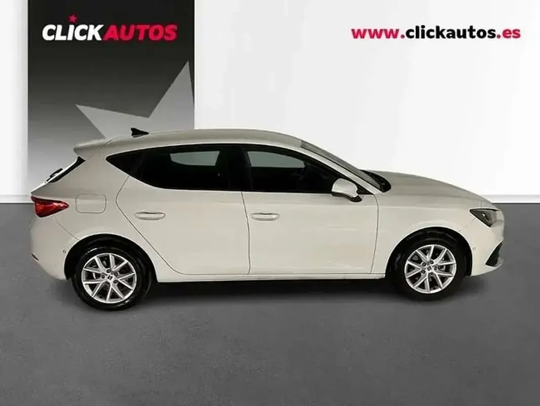 Używany Seat Leon Style 110 KM (80 kW) 2024 Biały Hatchback