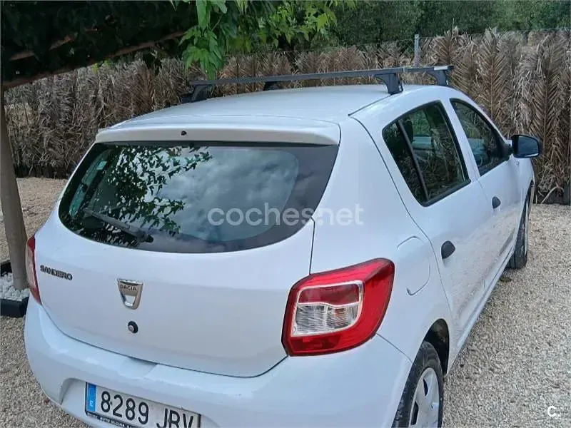 Usado Dacia Sandero Ambiance 75 CV (55 kW) 2014 Blanco Berlina