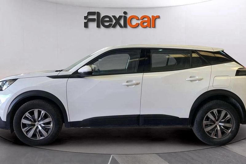 Usado Peugeot 2008 Active 110 CV (80 kW) 2021 Blanco SUV