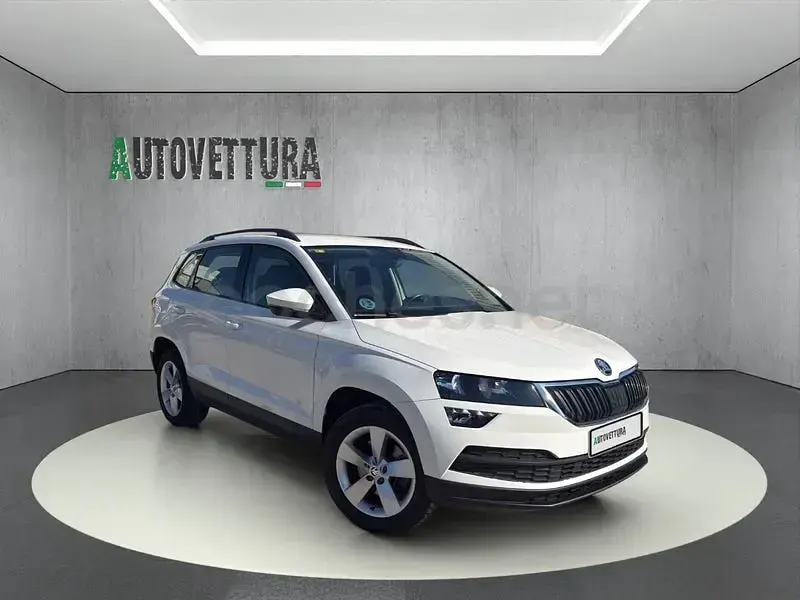 Usado Skoda Karoq Ambition 150 CV (110 kW) 2020 Blanco SUV