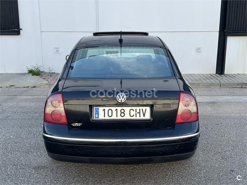 Usado VW Passat Trendline 130 CV (95 kW) 2003 Negro Berlina