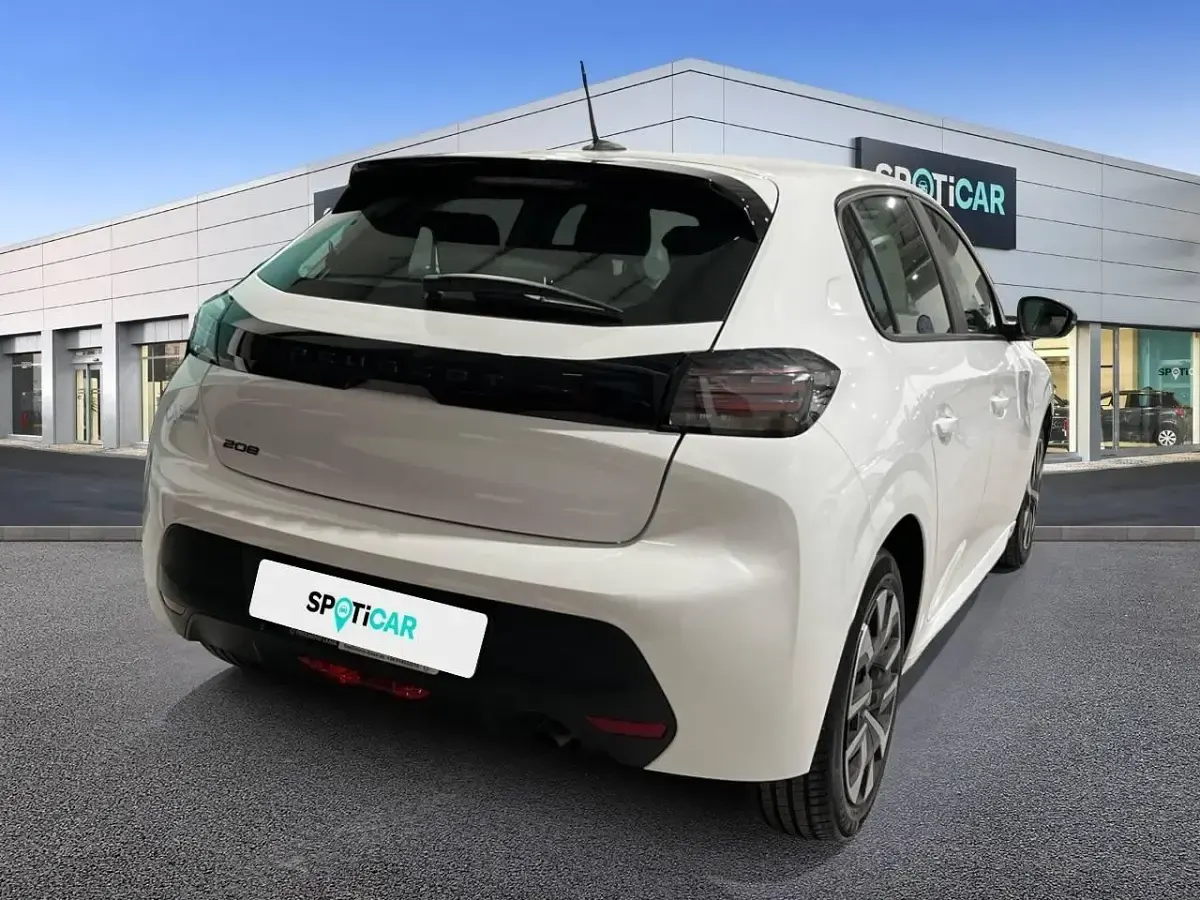 Usado Peugeot 208 Active 75 CV (55 kW) 2023 Blanco Utilitario