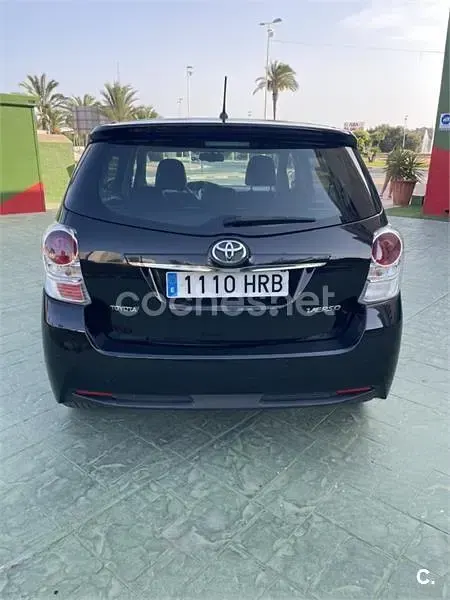 Usado Toyota Verso Multidrive S 147 CV (108 kW) 2013 Negro Monovolumen