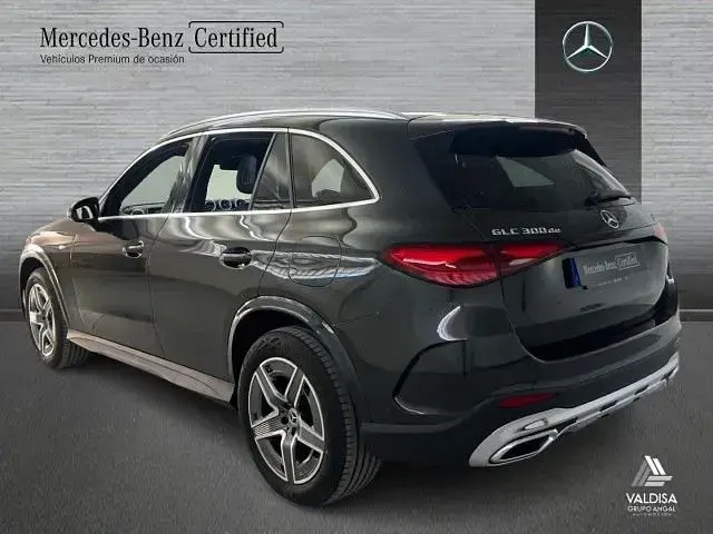Usado Mercedes GLC300e 333 CV (244 kW) 2025 Gris grafito SUV