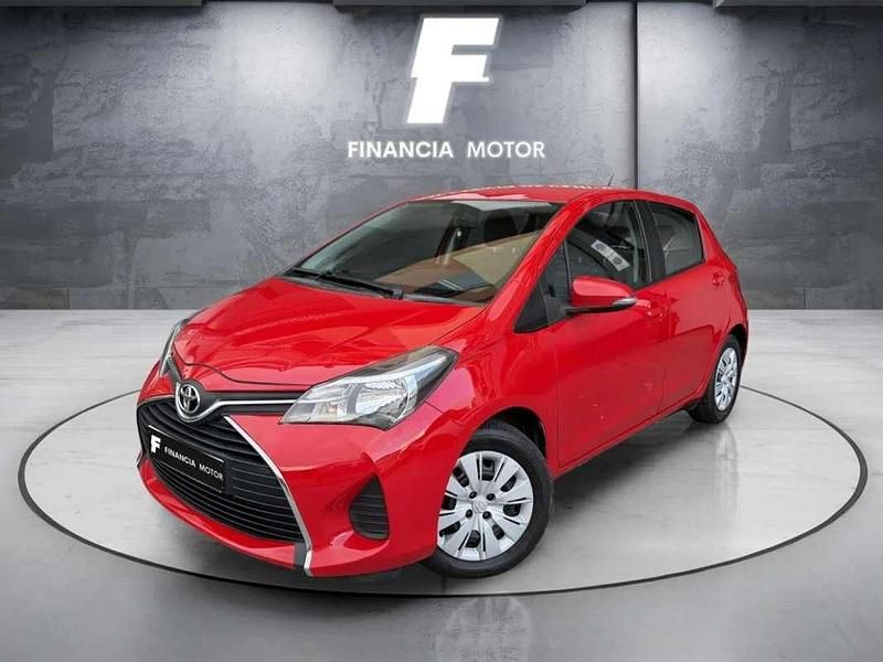 Usado Toyota Yaris Active 99 CV (72 kW) 2017 Rojo Utilitario