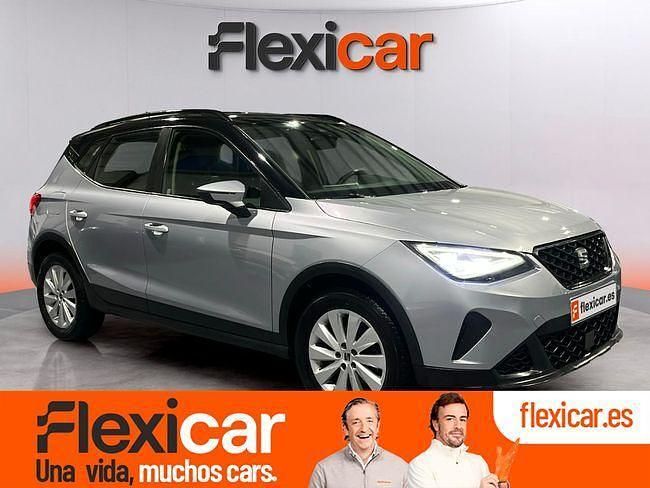 Usado Seat Arona Style 110 CV (80 kW) 2022 Gris SUV
