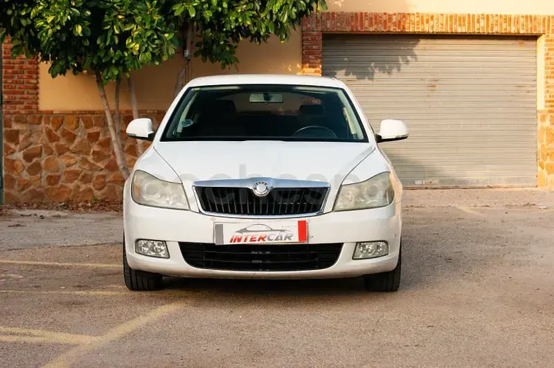 Usado Skoda Octavia 105 CV (77 kW) 2009 Blanco Berlina
