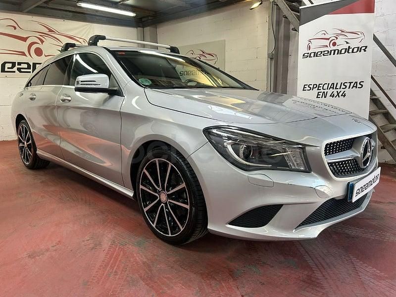 Usado Mercedes CLA220 Shooting Brake Urban 177 CV (130 kW) 2016 Gris / plata Familiar