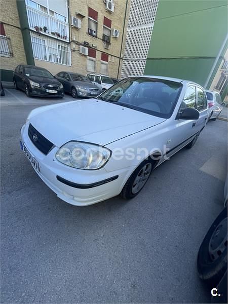 Usado Hyundai Accent GLS 85 CV (62 kW) 2003 Blanco Berlina