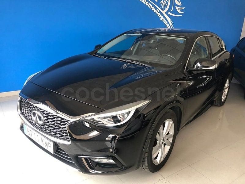 Usado Infiniti Q30 Premium 109 CV (80 kW) 2018 Negro Berlina