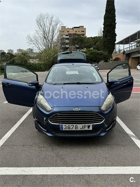 Usado Ford Fiesta Trend 75 CV (55 kW) 2016 Azul Berlina