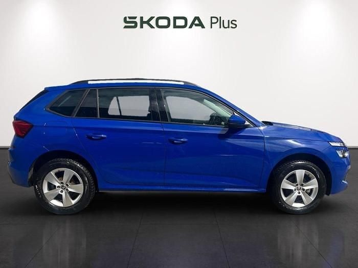 Usado Skoda Kamiq Active 95 CV (69 kW) 2022 Azul SUV