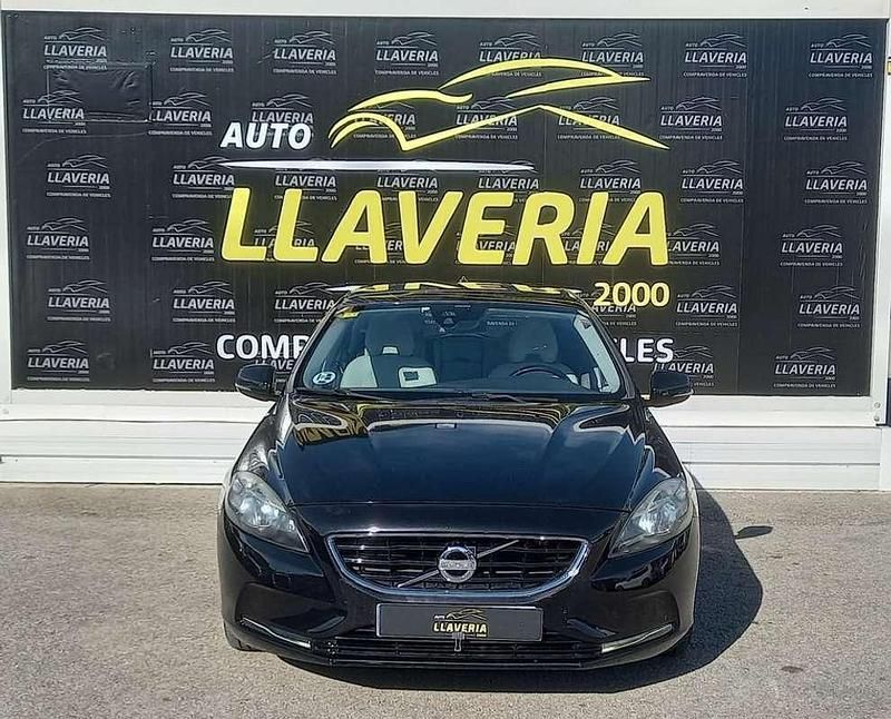 Usado Volvo V40 Momentum 115 CV (84 kW) 2012 Negro Utilitario