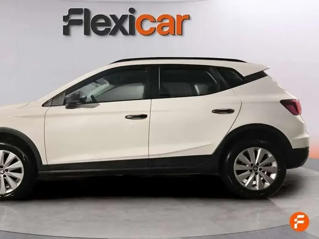 Używany Seat Arona Reference 95 KM (69 kW) 2018 Biały SUV