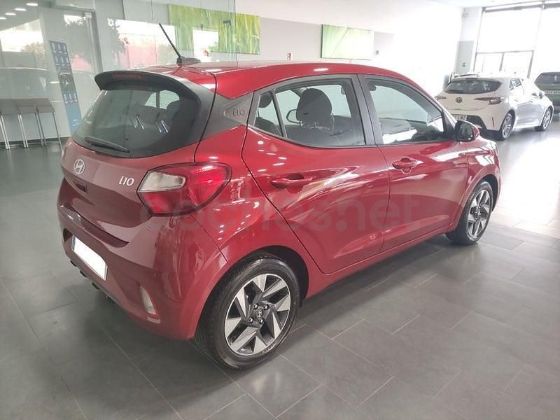 Usado Hyundai i10 67 CV (49 kW) 2023 Granate Utilitario