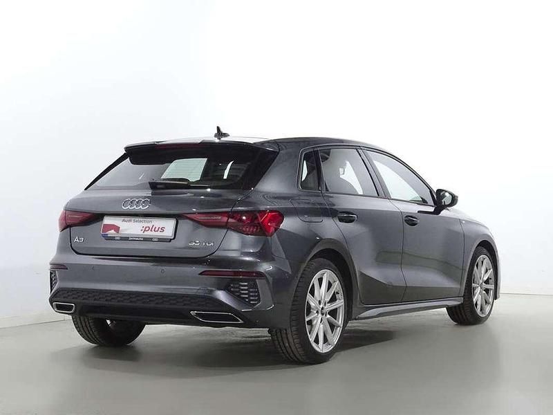 Usado Audi A3 Sportback S-Line 116 CV (85 kW) 2023 Gris Utilitario