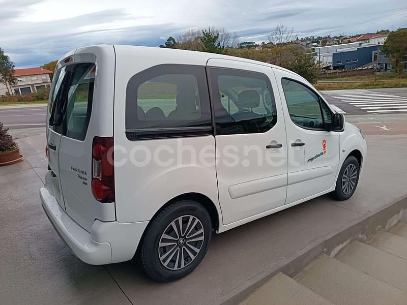 Usado Peugeot Partner Tepee Active 92 CV (67 kW) 2015 Blanco Monovolumen