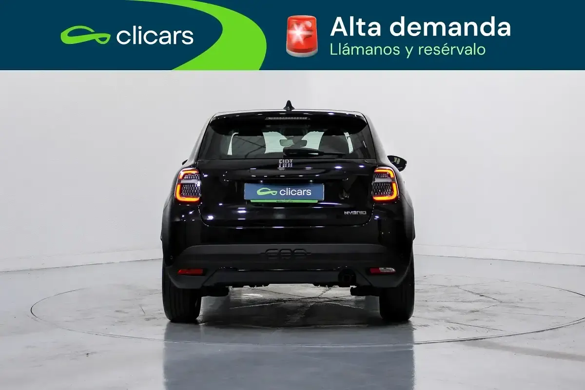 Usado Fiat 600 101 CV (74 kW) 2025 Negro SUV